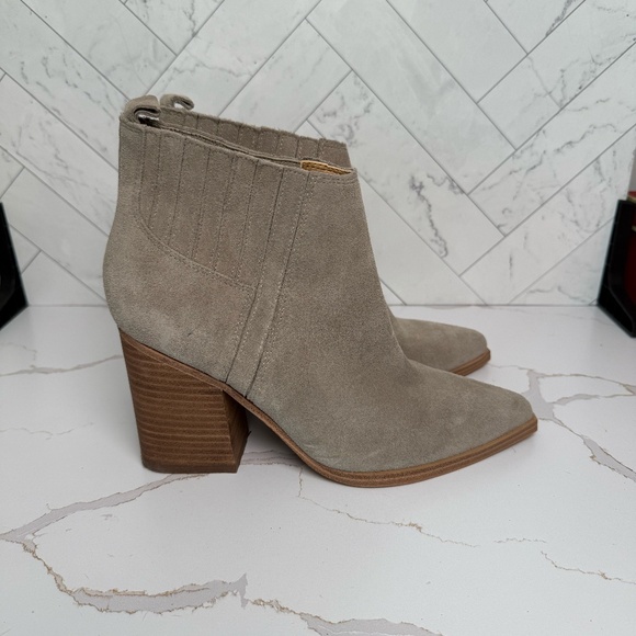 Marc Fisher Gadri Bootie in Grey Suede Size 9 - Picture 1 of 9